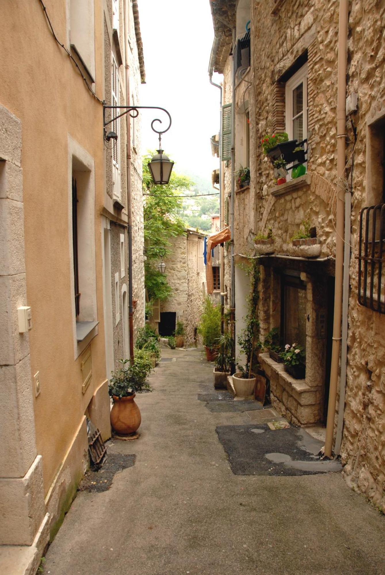 Joli Havre De Paix * Vence